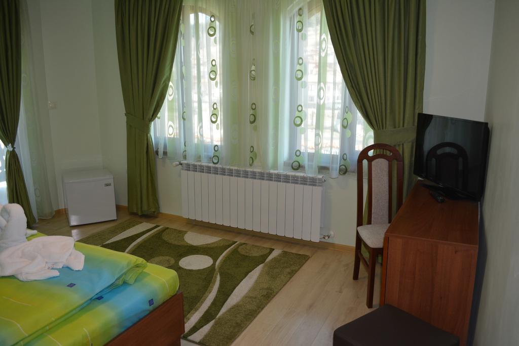 Guest House H Dzhogolanov Kopriwschtiza Exterior foto