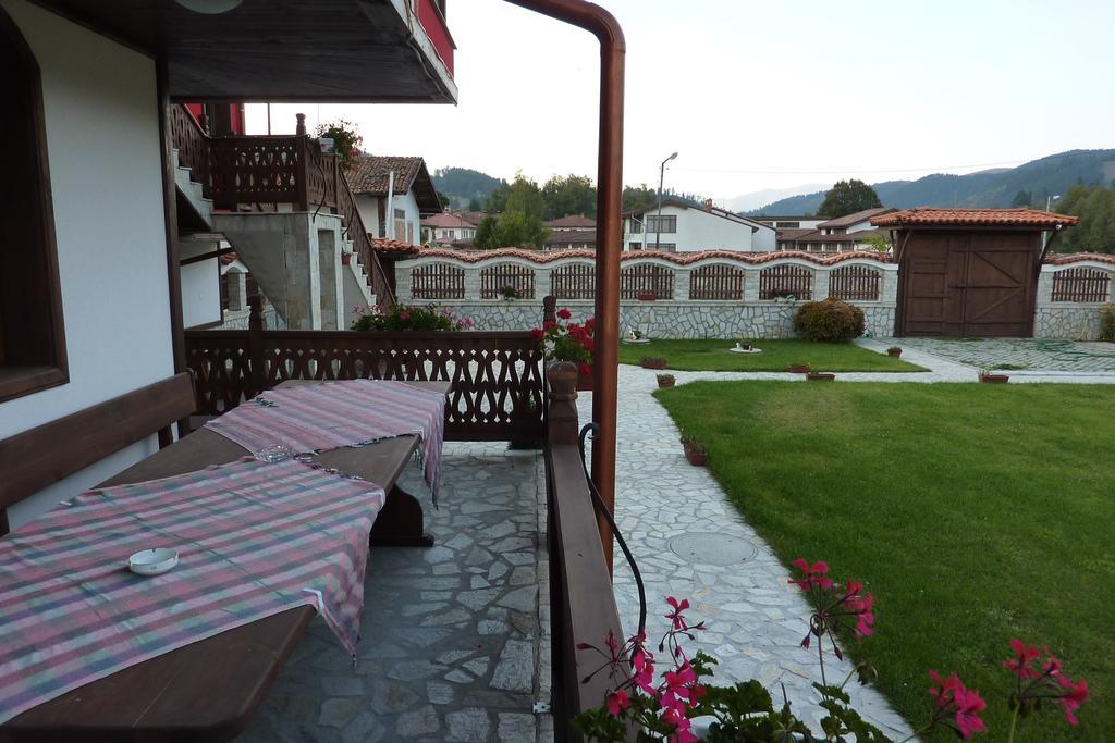 Guest House H Dzhogolanov Kopriwschtiza Exterior foto
