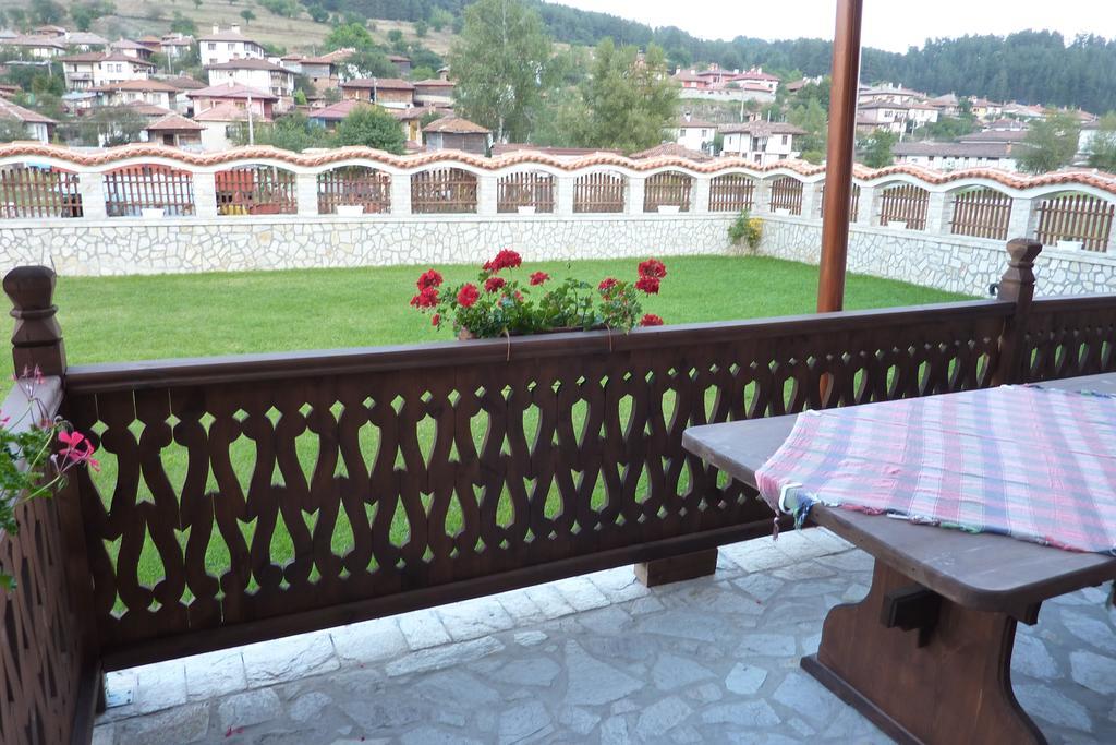 Guest House H Dzhogolanov Kopriwschtiza Exterior foto