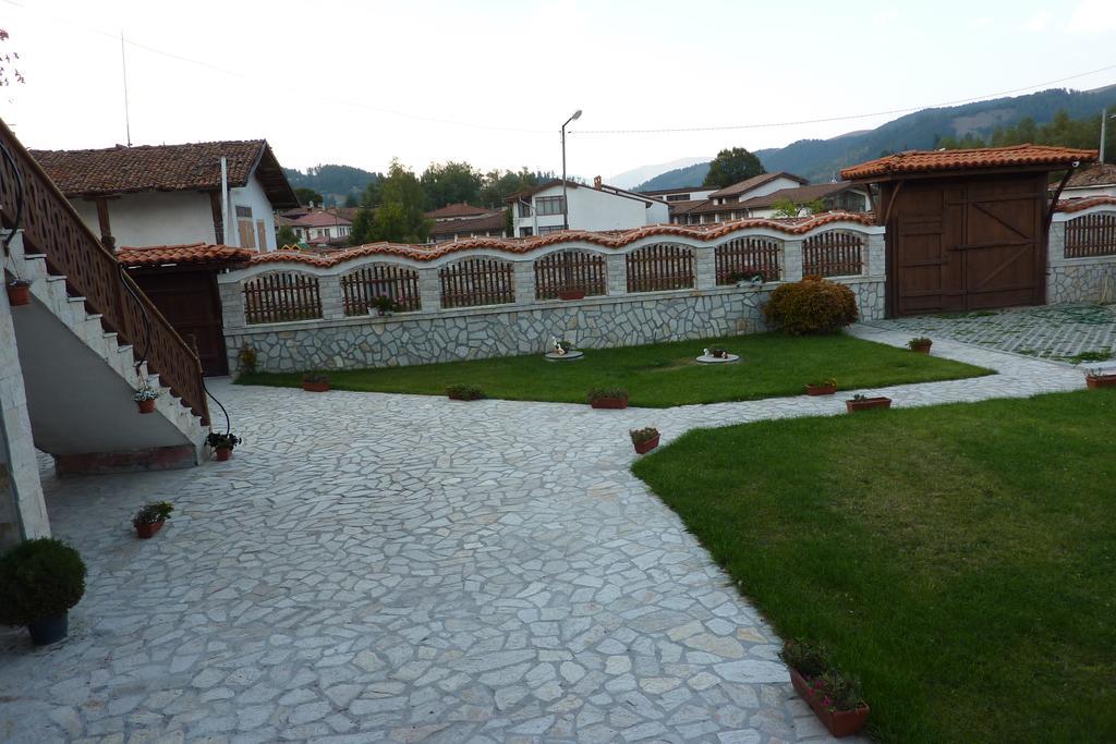 Guest House H Dzhogolanov Kopriwschtiza Exterior foto
