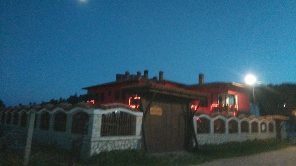 Guest House H Dzhogolanov Kopriwschtiza Exterior foto